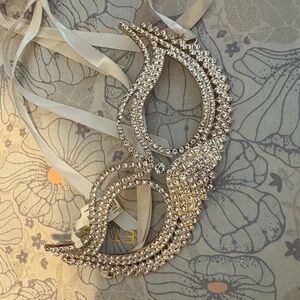 Versona Silver Crystal Masquerade Mask